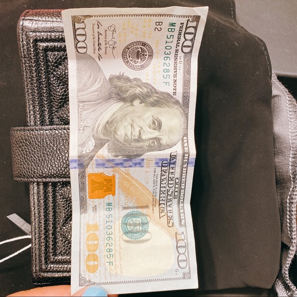 ⭐️RARE⭐️ Chanel Caviar Mini Boy Clutch - Picture 11 of 11